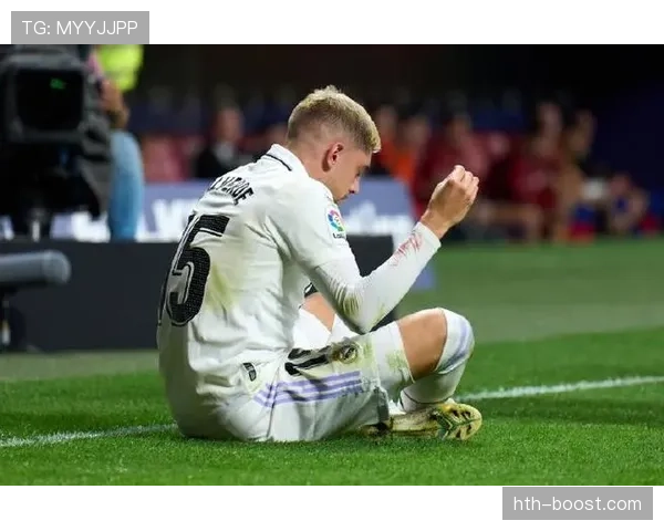 巴尔韦德庆祝动作起源揭秘:致敬家人与成长历程 巴尔韦德庆祝动作起源揭秘:致敬家人与成长历程