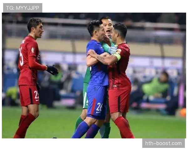 场外治疗后的复出规则是怎样判定球员重新入场合法性的？