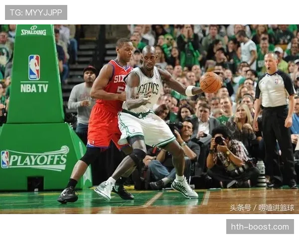 扎伊恩背打主导内线，与上赛季比效率大增