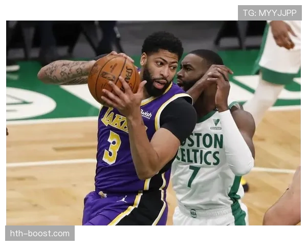 浓眉哥休赛期天天喝蛋白粉当水，这哪是人干的事