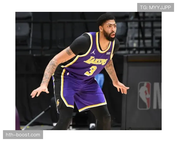 戴维斯居然每天健身三个小时，这娱乐圈明星得哭晕在厕所吧？